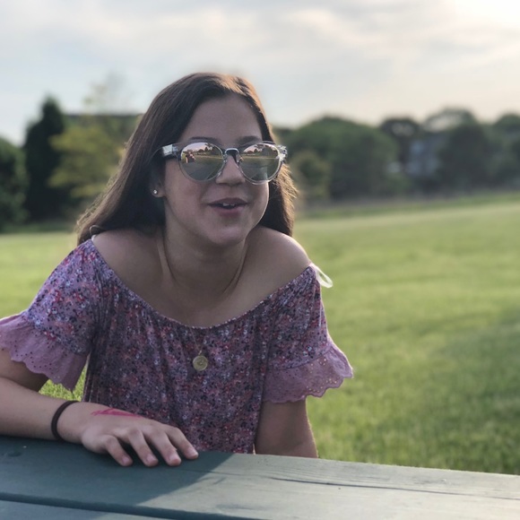 Meet your Posher, Julia - Picture 1 of 1